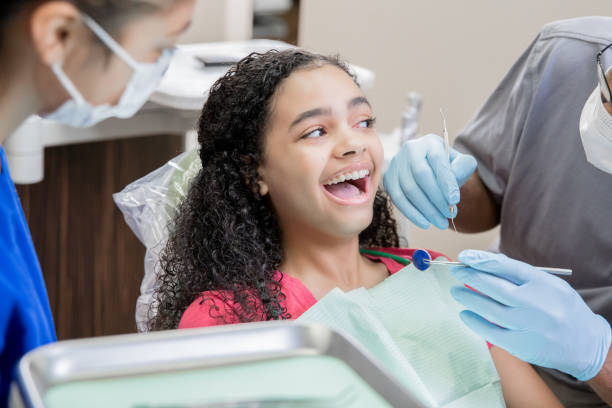 Best Emergency Tooth Extraction in Lanse, MI